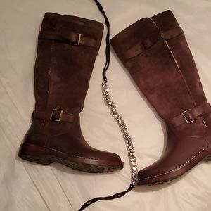 Uggs. NWOT FLASH SALE $99